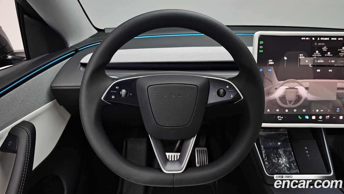 Tesla Model Y 2025
