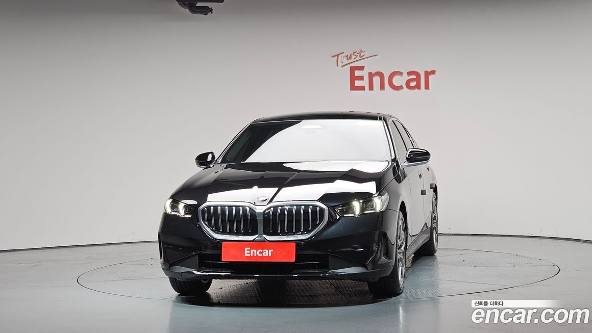 BMW 5-Series 2025