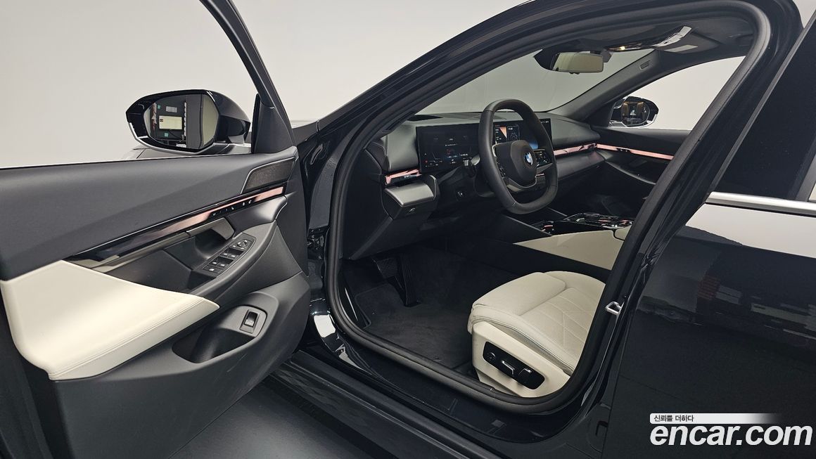 BMW 5-Series 2025