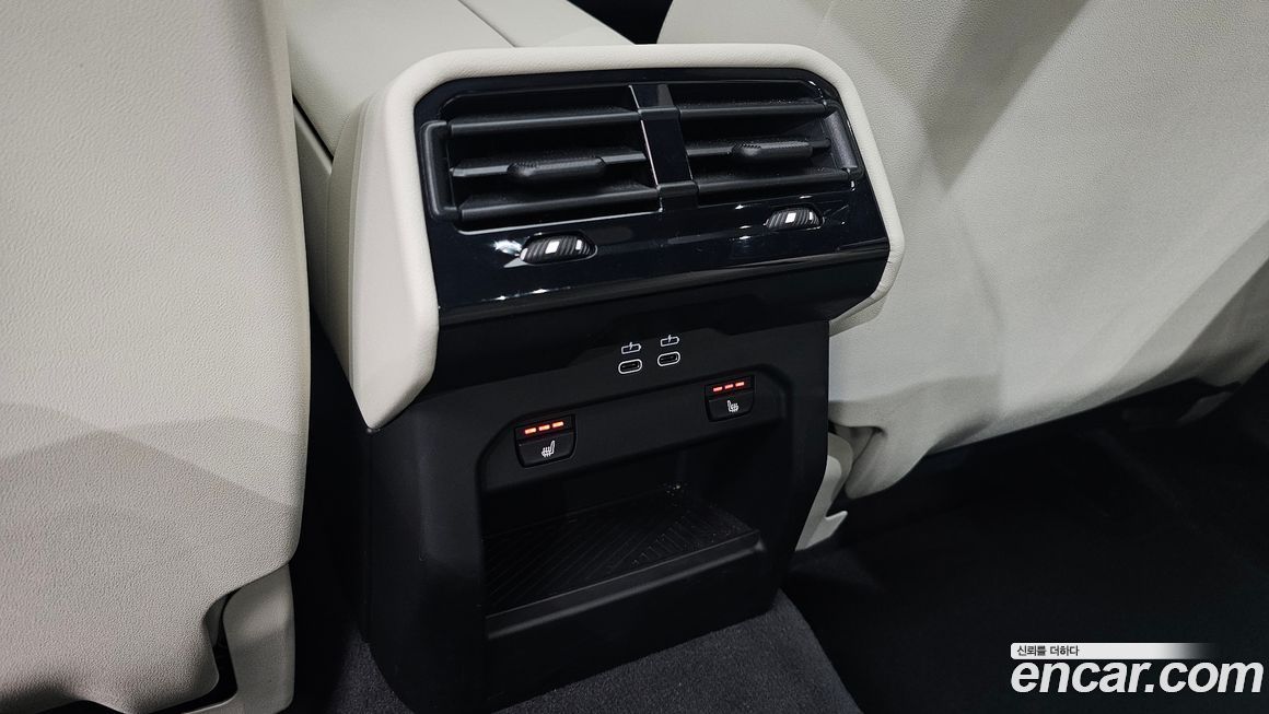 BMW 5-Series 2025