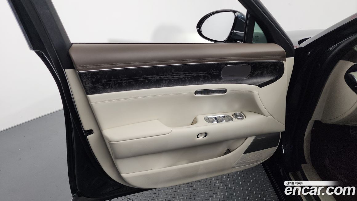 Genesis G90 2023