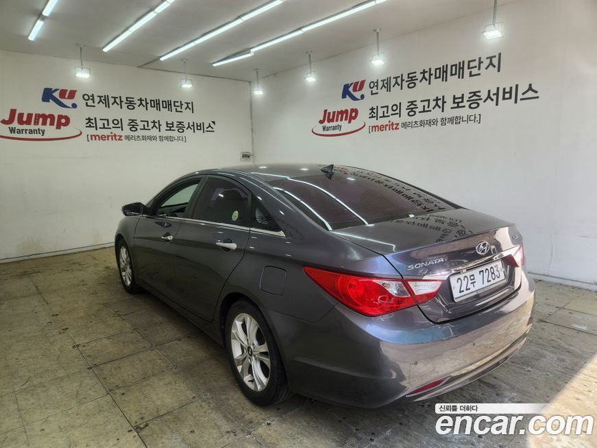 Hyundai Sonata 2011