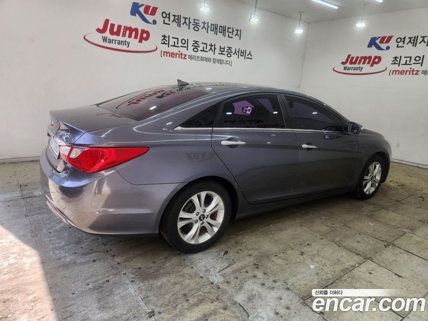 Hyundai Sonata 2011