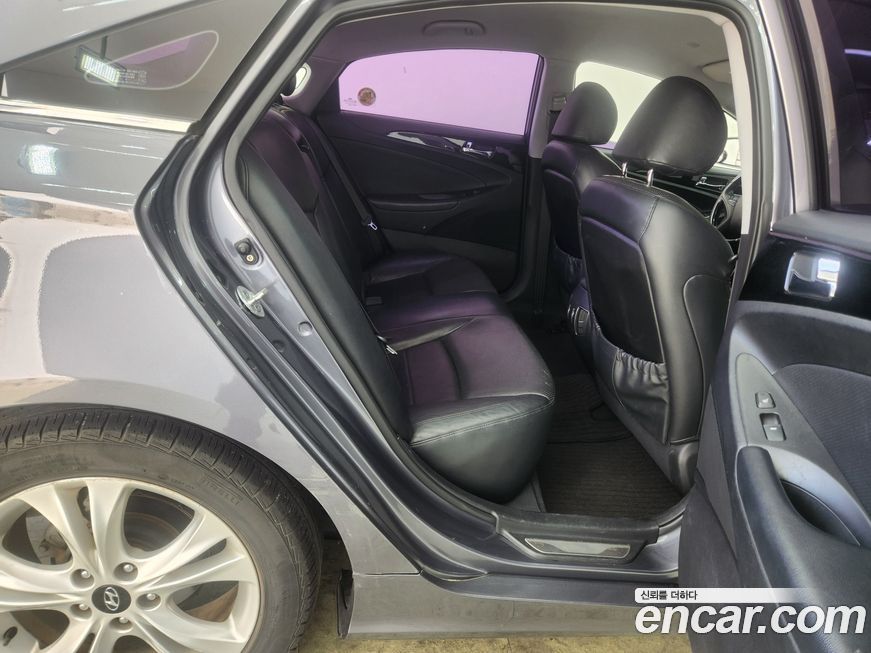Hyundai Sonata 2011