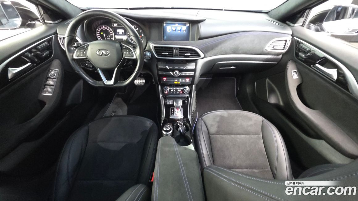 Infiniti Q30 2017