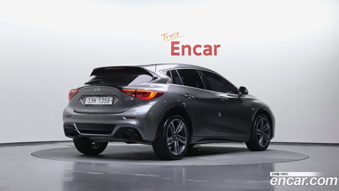 Infiniti Q30 2017
