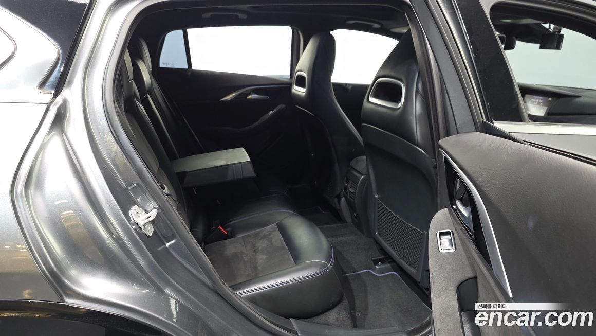 Infiniti Q30 2017