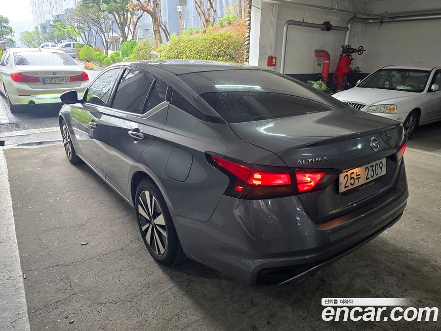 Nissan Altima 2019