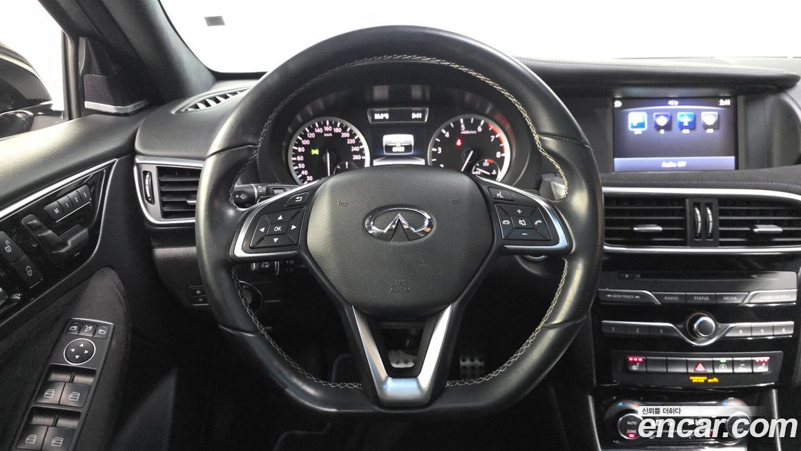 Infiniti Q30 2017