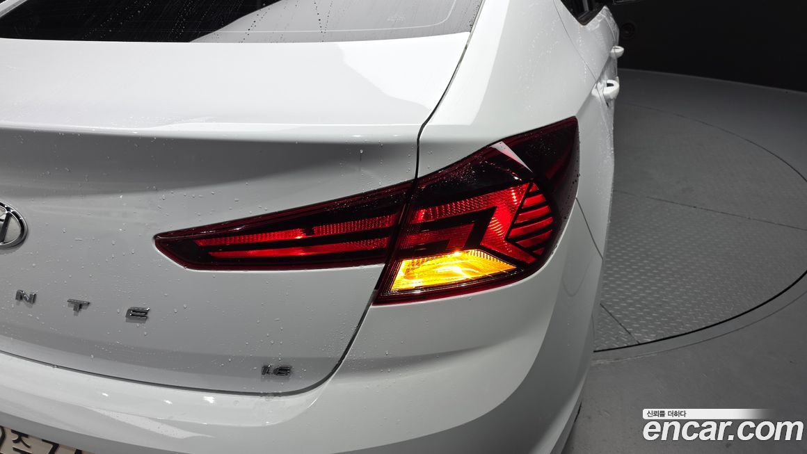 Hyundai AVANTE 2019