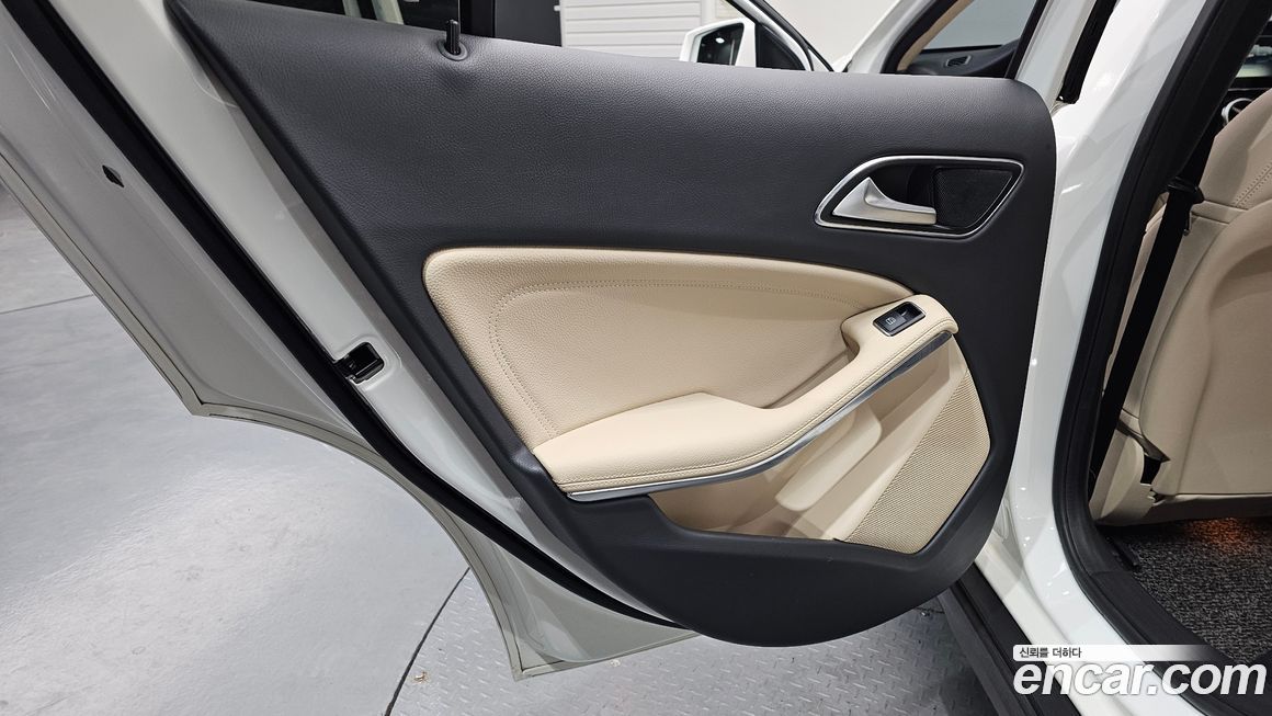 Mercedes-Benz GLA-Class 2018