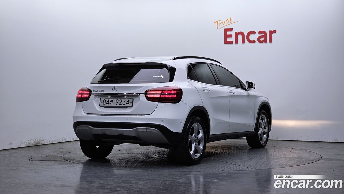 Mercedes-Benz GLA-Class 2018