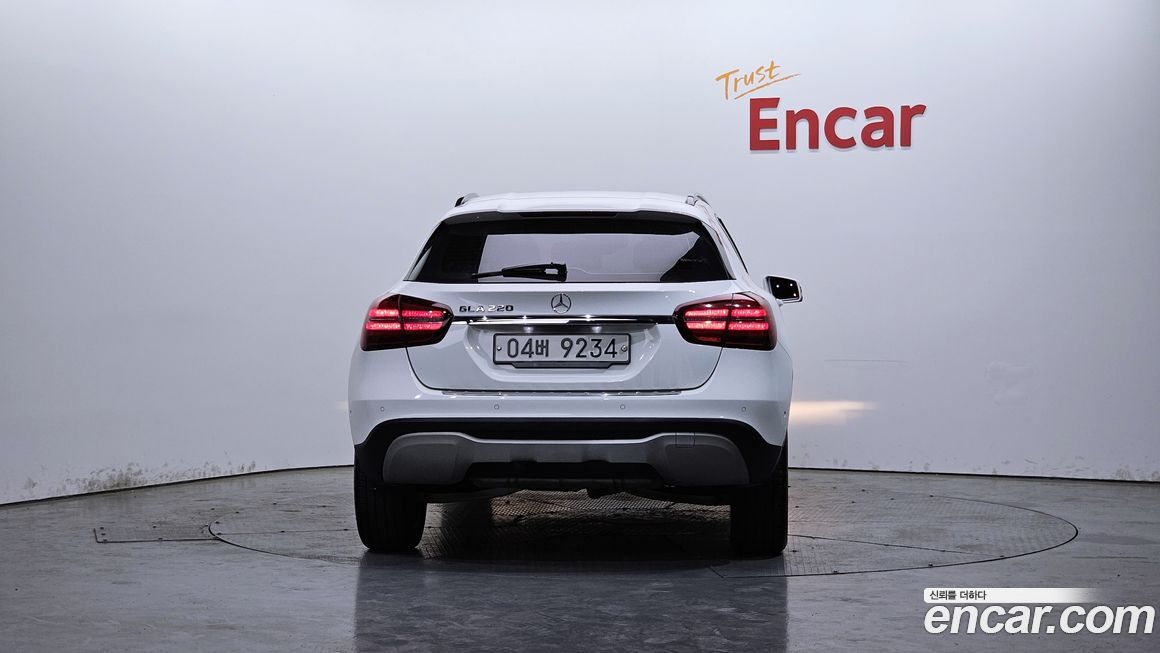 Mercedes-Benz GLA-Class 2018