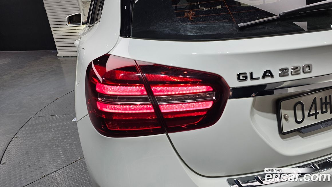 Mercedes-Benz GLA-Class 2018