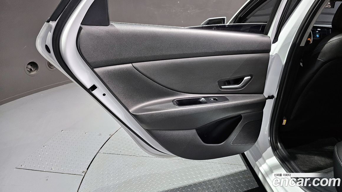 Hyundai AVANTE 2021