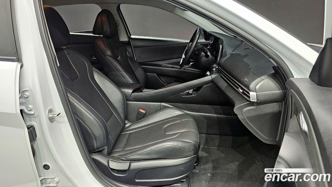 Hyundai AVANTE 2021
