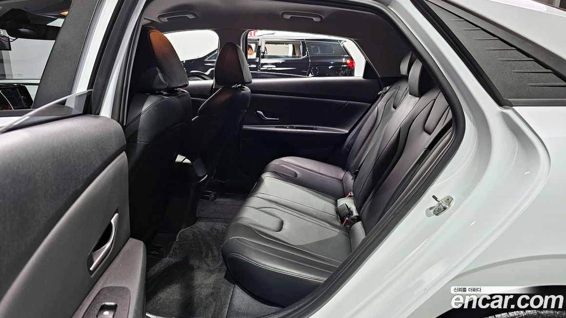 Hyundai AVANTE 2021