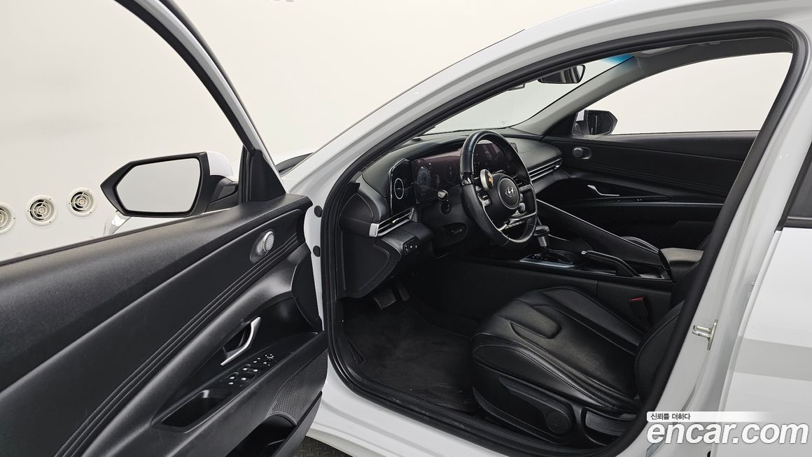 Hyundai AVANTE 2023