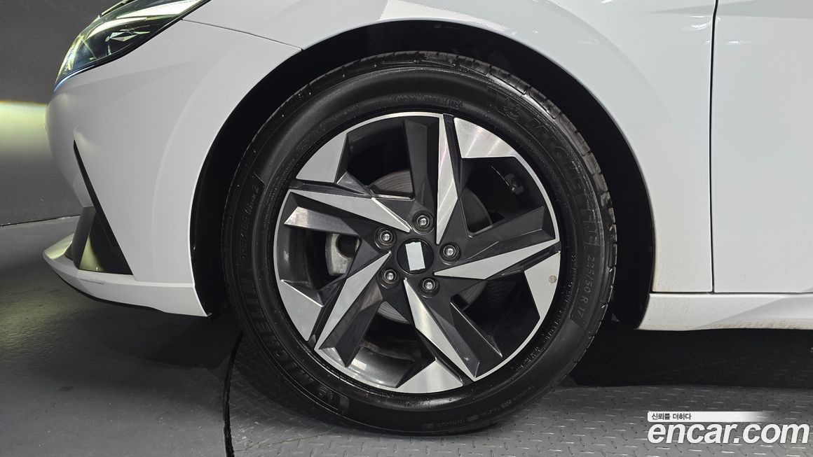 Hyundai AVANTE 2022