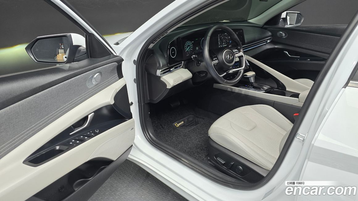 Hyundai AVANTE 2022