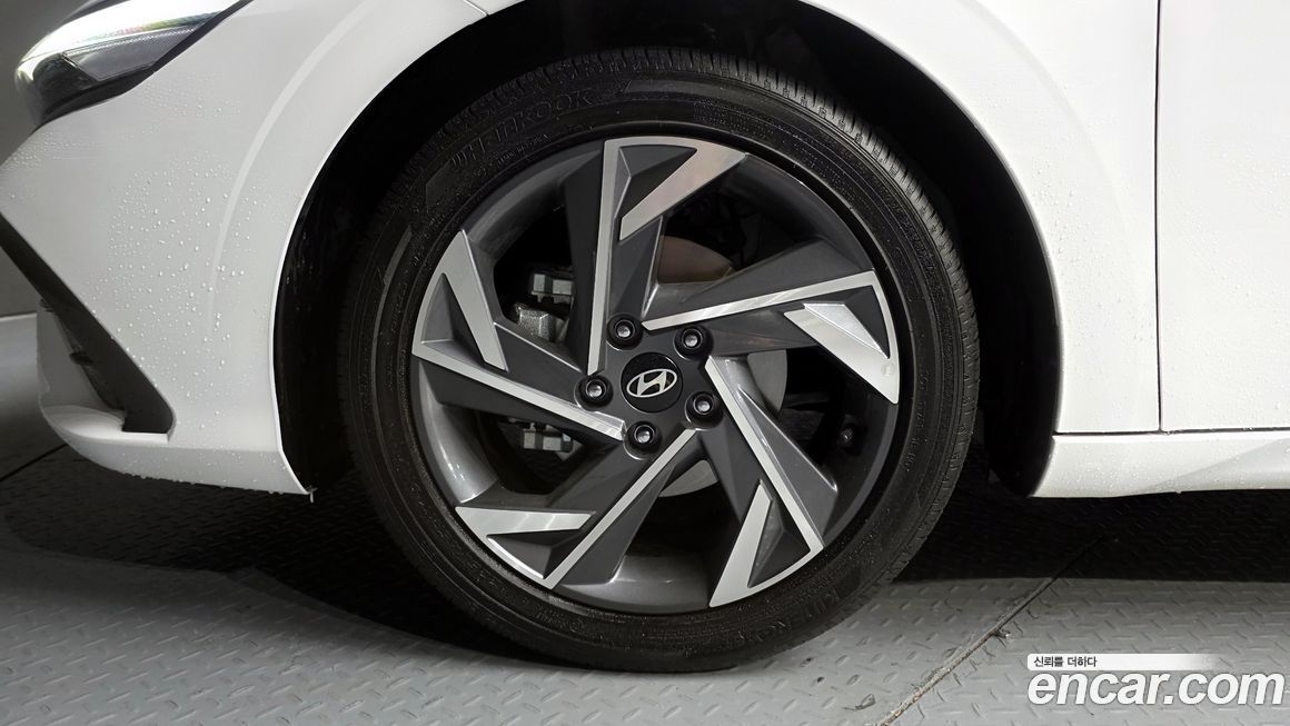 Hyundai AVANTE 2024