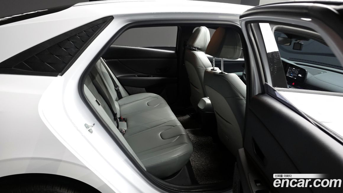 Hyundai AVANTE 2024
