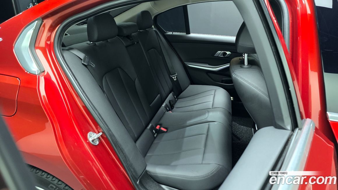 BMW 3-Series 2021