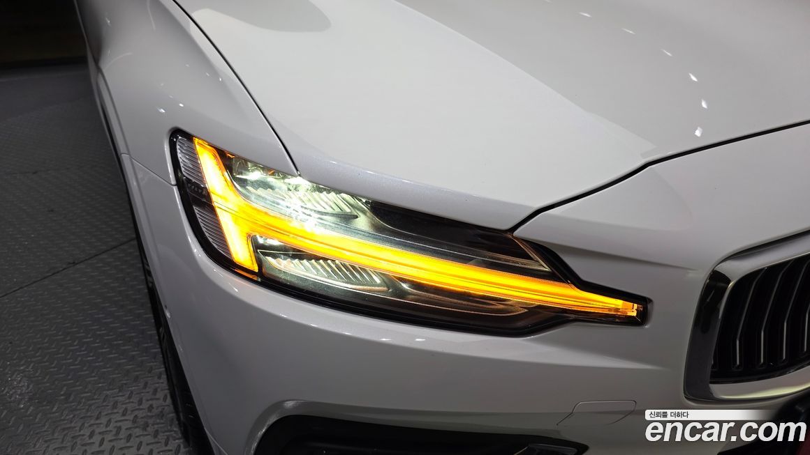 Volvo S60 2022