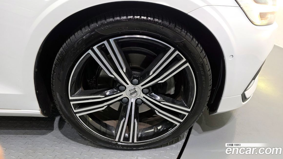 Volvo S60 2022