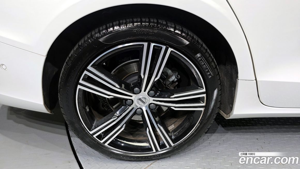 Volvo S60 2022