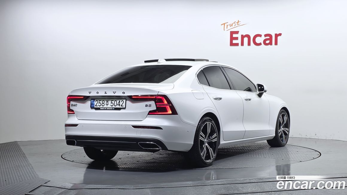 Volvo S60 2022