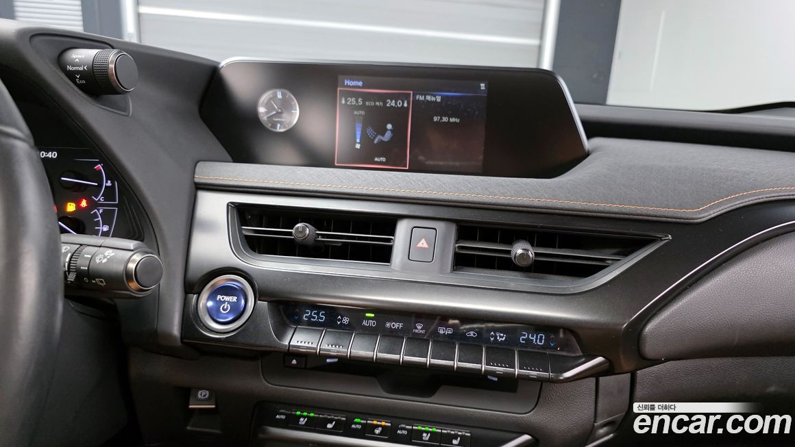 Lexus UX 2019