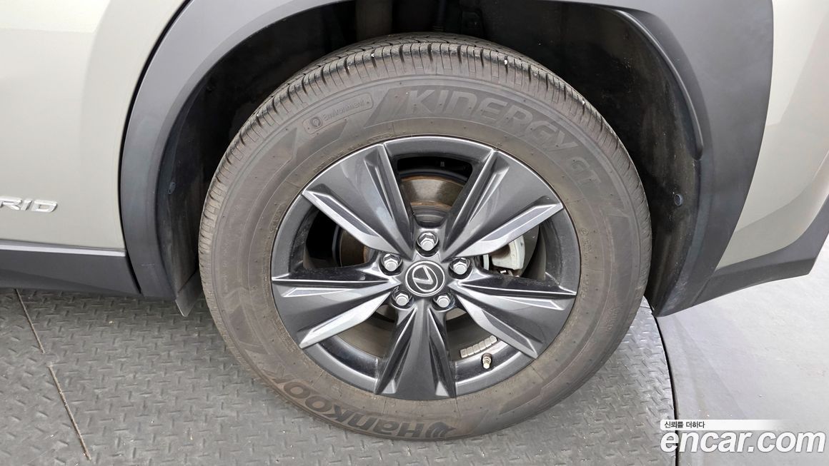 Lexus UX 2019