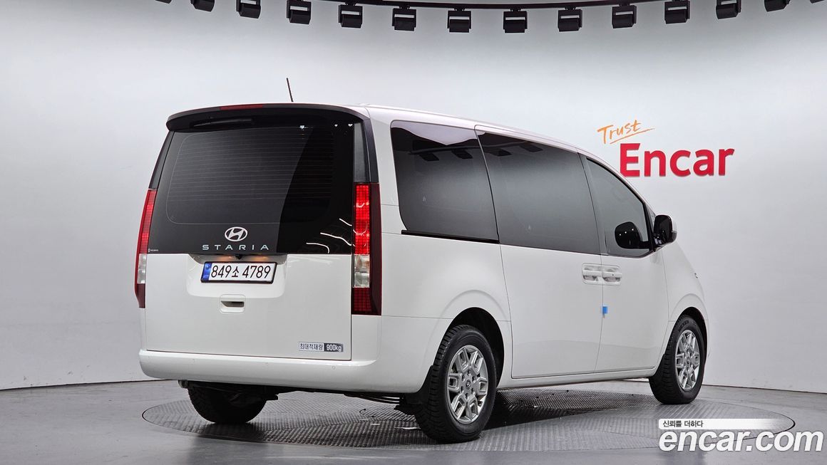 Hyundai Staria 2025