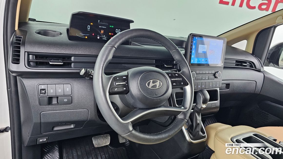 Hyundai Staria 2025