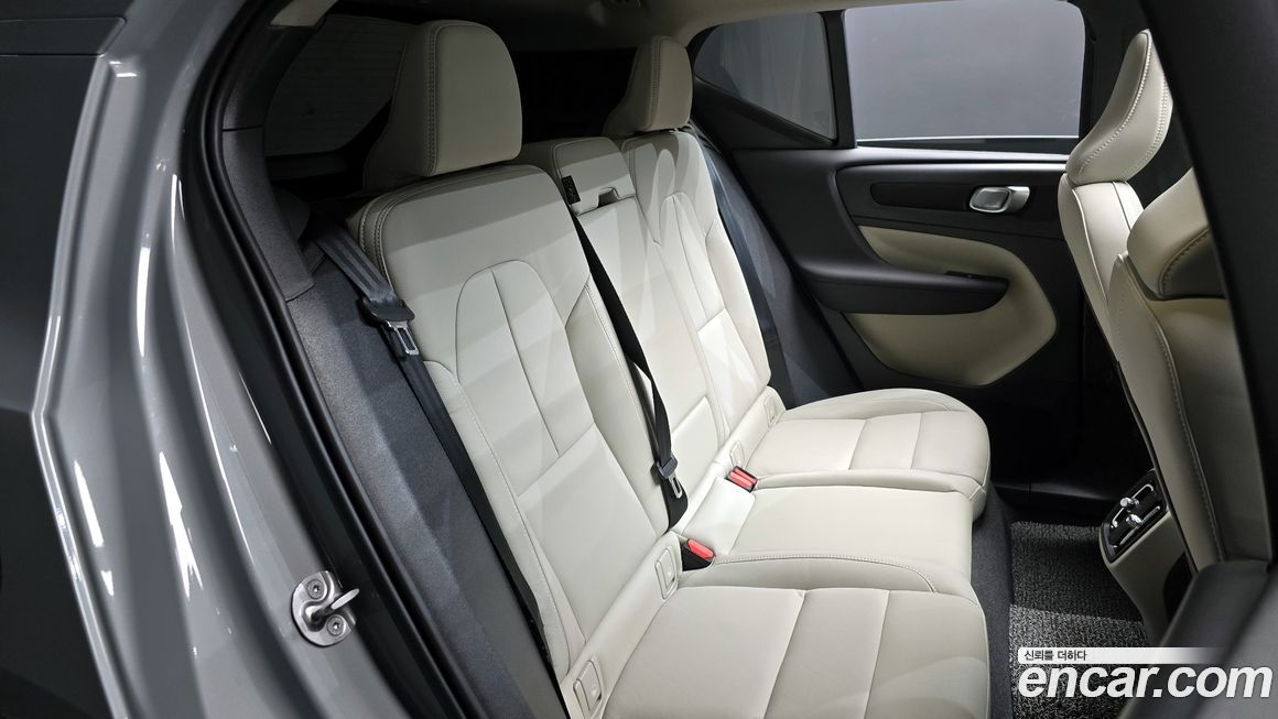 Volvo XC40 2024