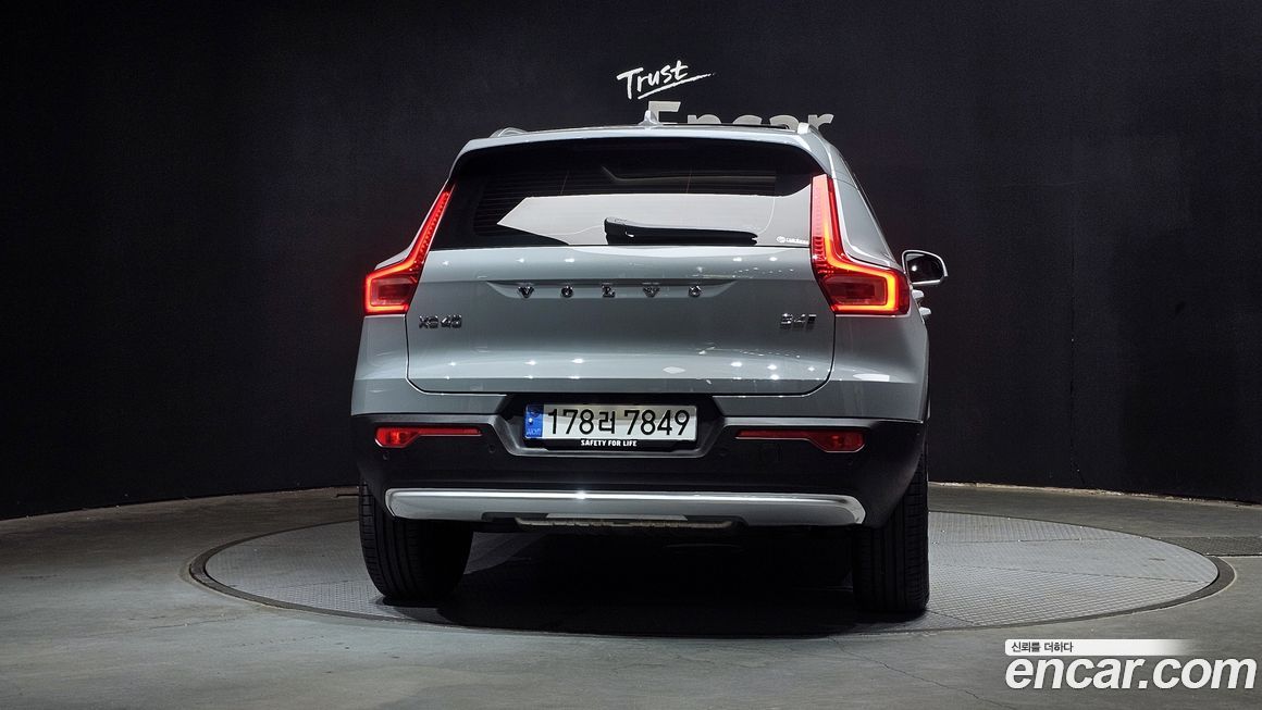 Volvo XC40 2024
