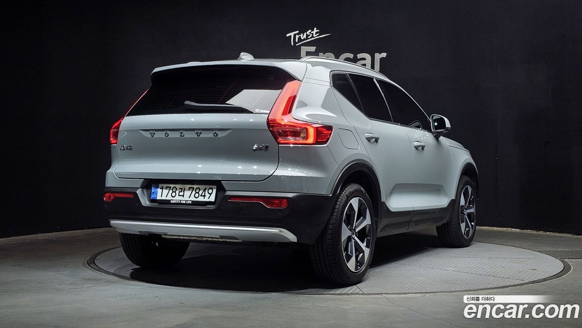 Volvo XC40 2024