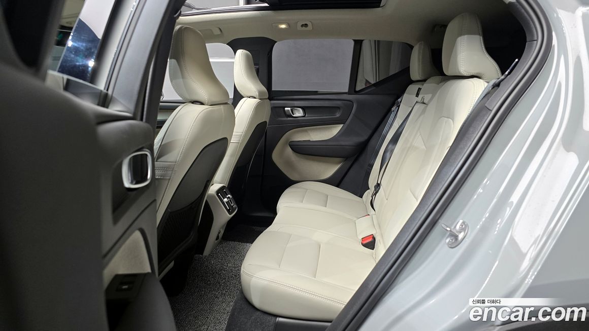 Volvo XC40 2024