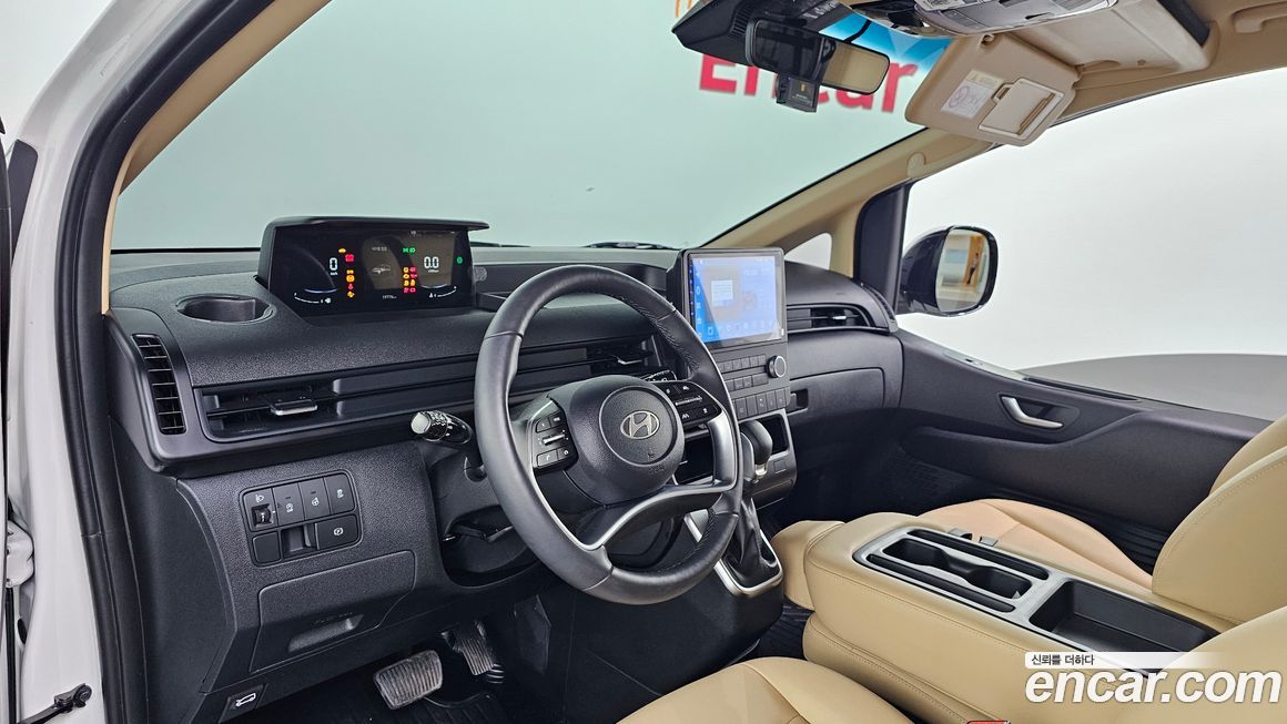 Hyundai Staria 2025