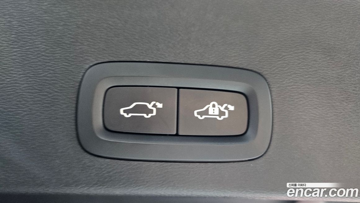 Volvo XC40 2024