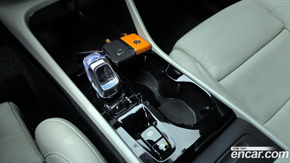 Volvo XC40 2024
