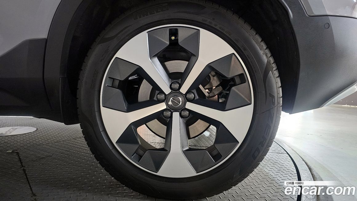 Volvo XC40 2024