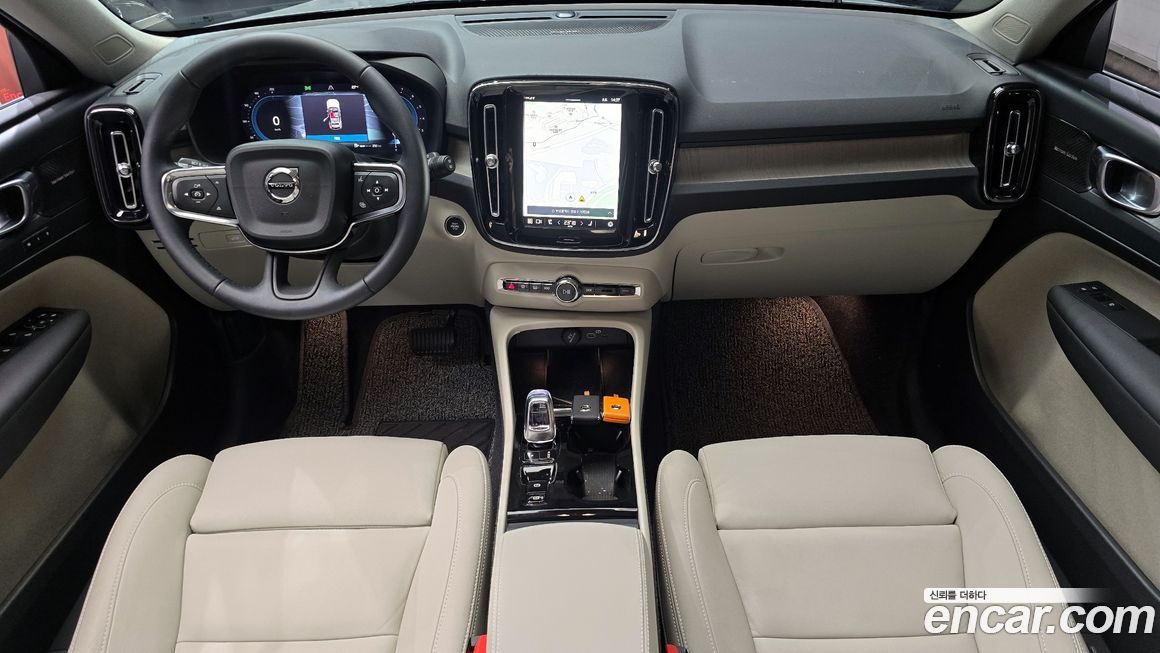 Volvo XC40 2024