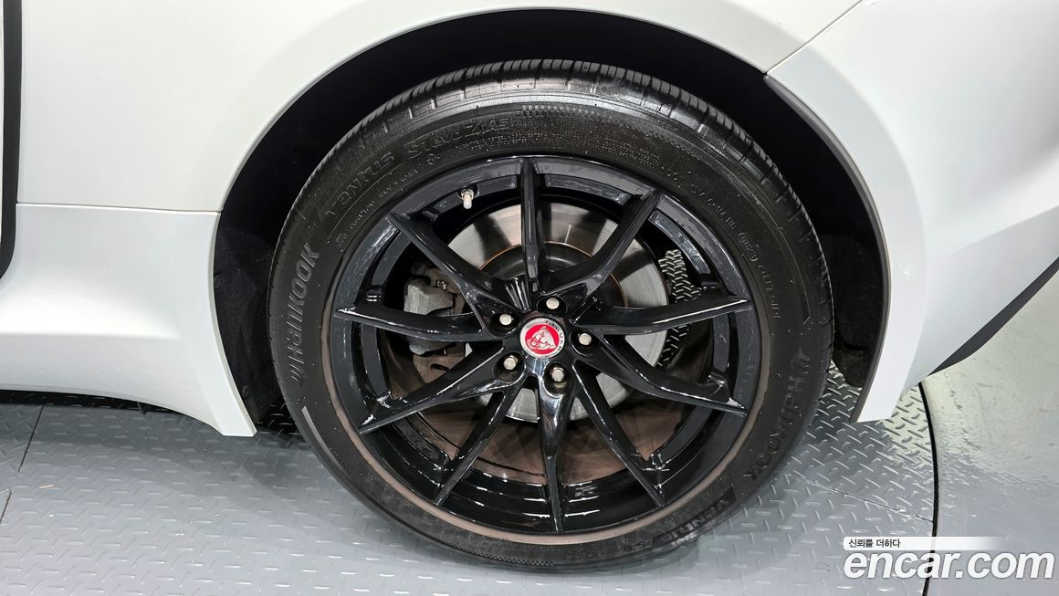 Jaguar F-TYPE 2019