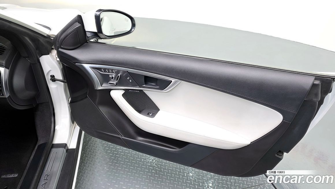 Jaguar F-TYPE 2019