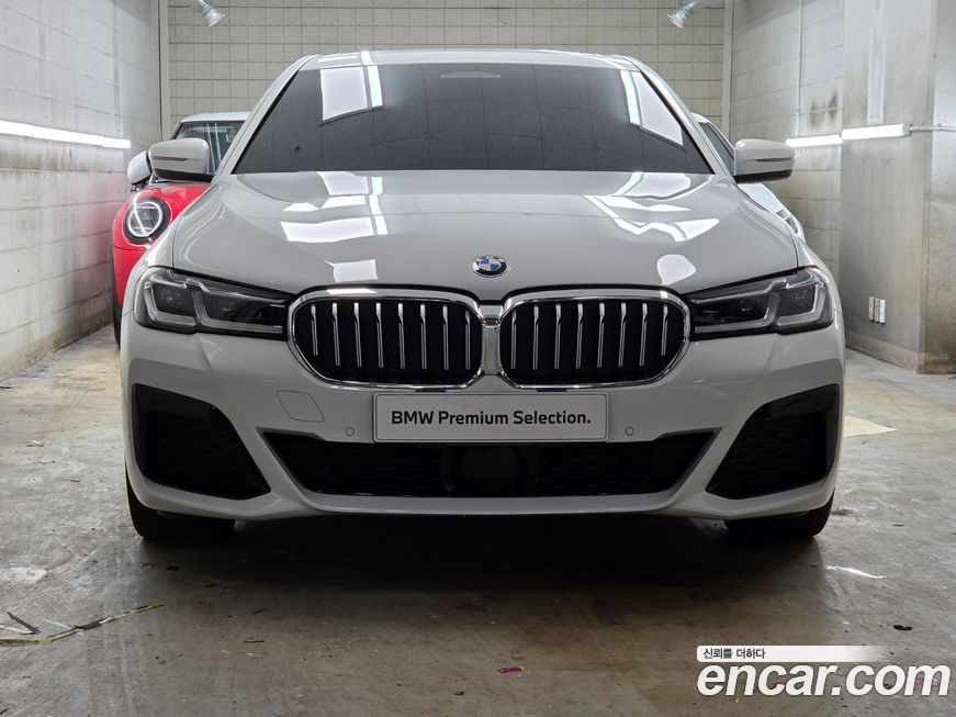 BMW 5-Series 2023