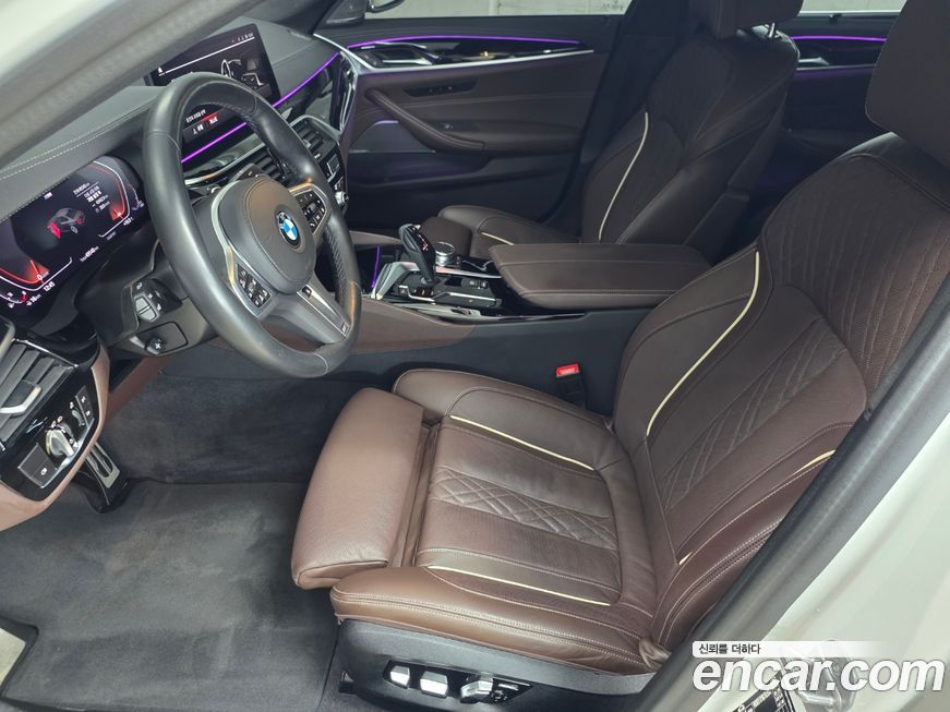 BMW 5-Series 2023