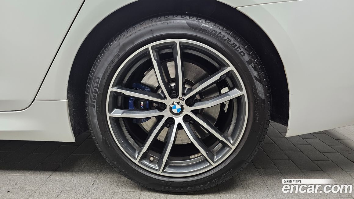 BMW 5-Series 2023