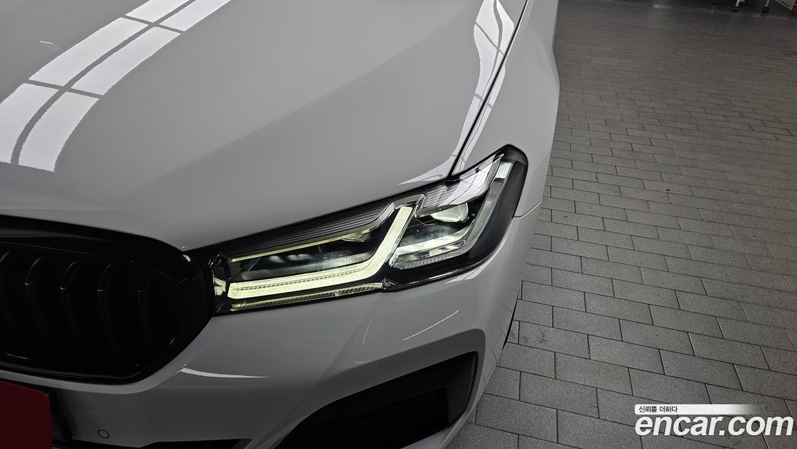 BMW 5-Series 2023